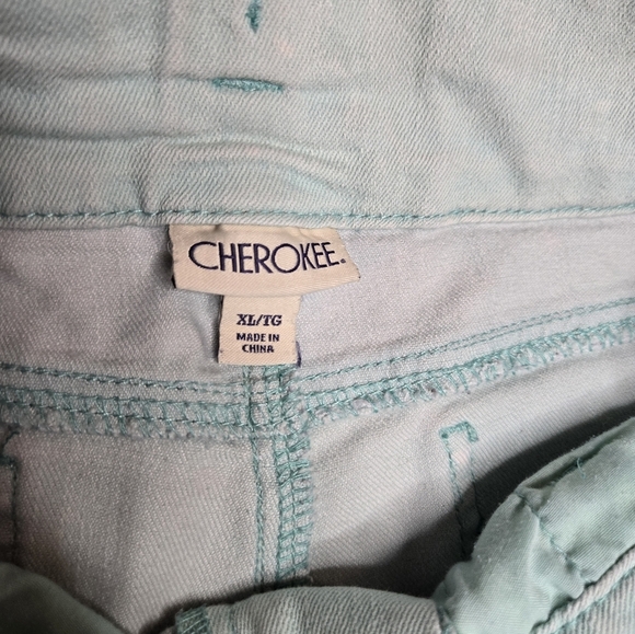 Vintage Cherokee Light Wash Denim Shorts XL – Soft Denim, Adjustable Waist - Picture 4 of 6